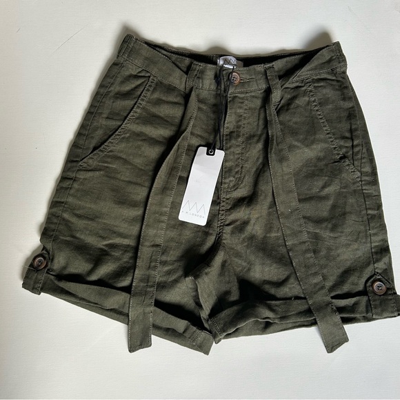 Cuffed High-Waisted shorts - Picture 5 of 5